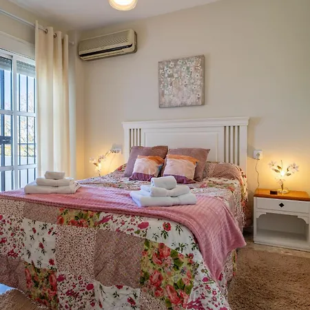 Awesome In With Kitchen Holiday home