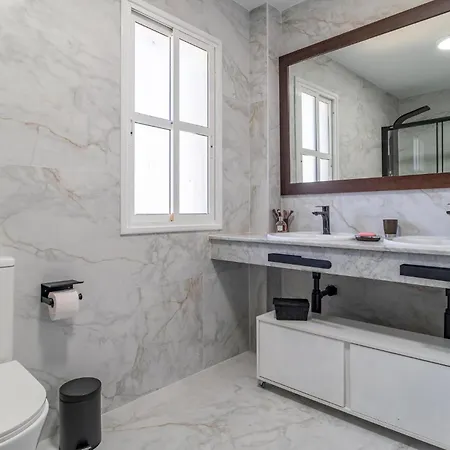 Holiday home Awesome In With Kitchen Salteras