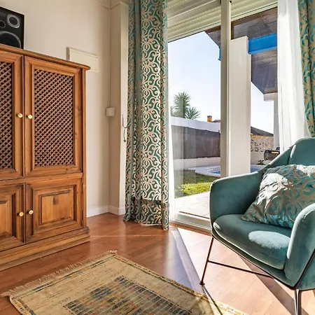 Awesome In With Kitchen Holiday home *
