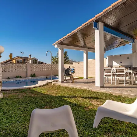 Holiday home Awesome In With Kitchen Salteras