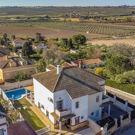 Awesome In With Kitchen Holiday home *